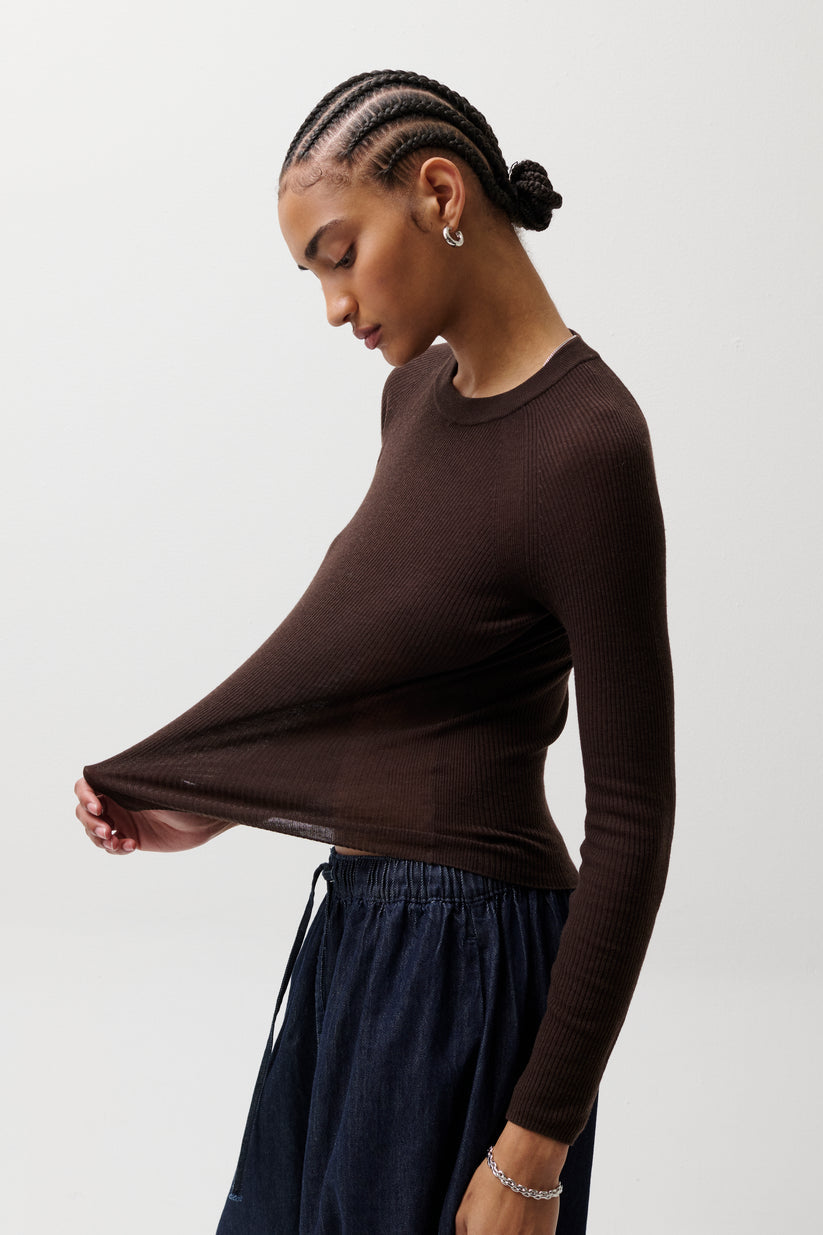 JUNO FEATHERWEIGHT SWEATER - MOCHA