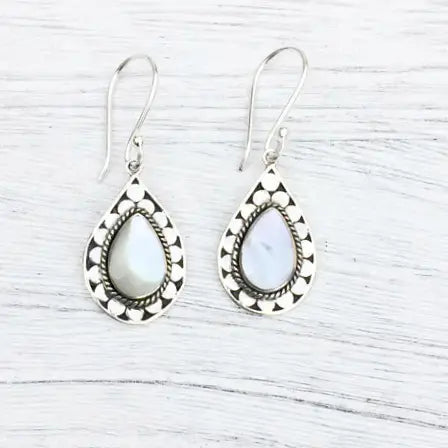 Evanne Shell Earrings