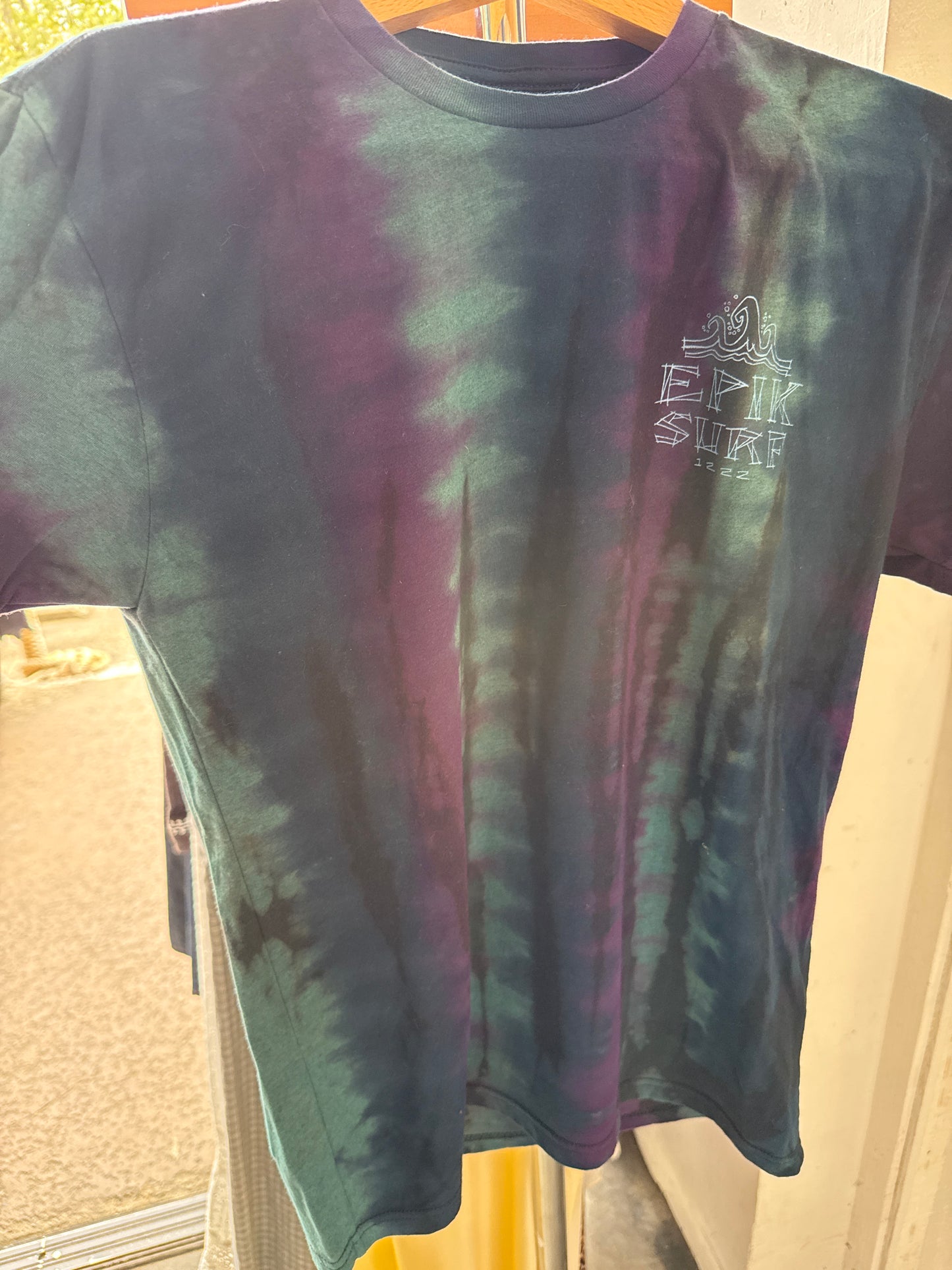 Epik Surf 1222 - Graphic T