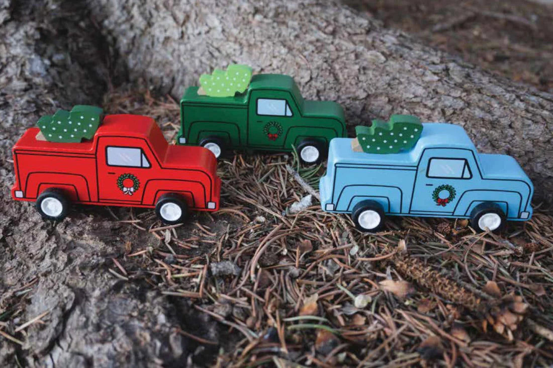 Pull Back Retro Truck & Christmas tree