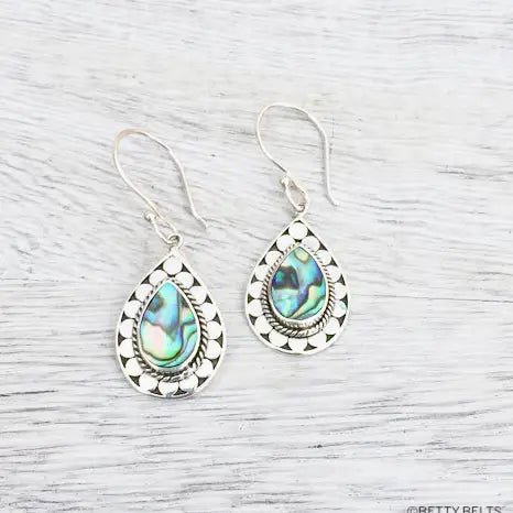 Evanne Shell Earrings